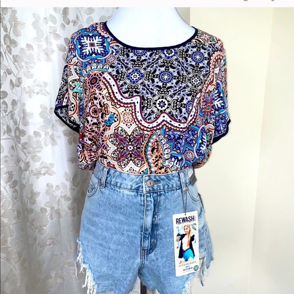 Scoop neck, super fun top.